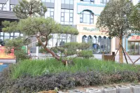 Songjin Grand Hotel (Xuchang East High-Speed Railway Station Store) Hotels in Xuchang