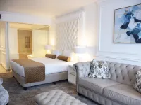 Pepperclub Hotel Hotels near Long Street Baths