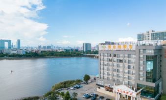 Vienna Hotel (Changlong Dashi River Garden Store in Panyu, Guangzhou)