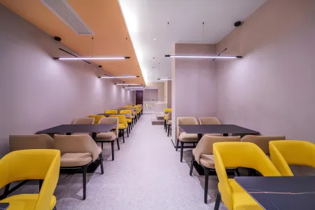 IUhotel Отели рядом с достопримечательностью «Chongqing Institute of Public Administration»