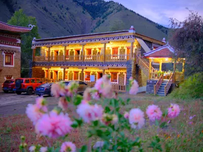 康定花香四溢之家民宿 亞弄村/提吾村託瑪露營地住宿飯店