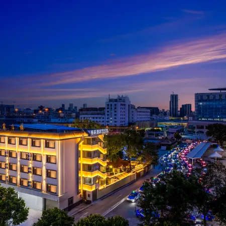 Gefei VX Hotel (North Square of Kunming Railway Station)