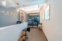 Lingyun Hotel (Linshui Middle School Hongfan Plaza)