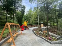 Forest Stream Gully Homestay Hotels in Ya'an
