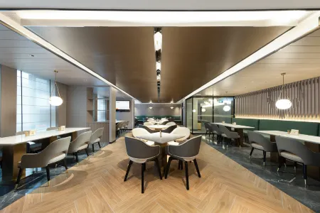 Shannan Baicheng Railway Station Yajiang Tianjie Atour Hotel Отели рядом со станцией Shannan Railway Station