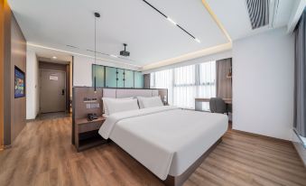 Huayi Homestay (Chongqing West Railway Station Xinqiao Hospital Station)