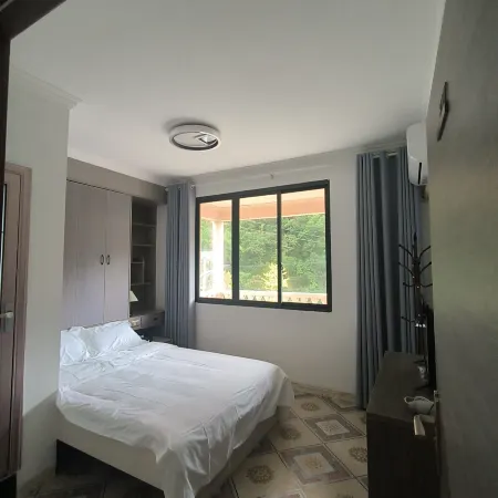 Xinyuan Homestay (Shuanghe Karst Cave)