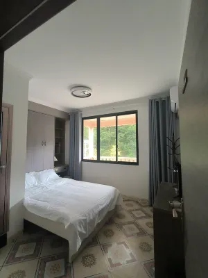 Xinyuan Homestay (Underground Fissure Scenic Area)