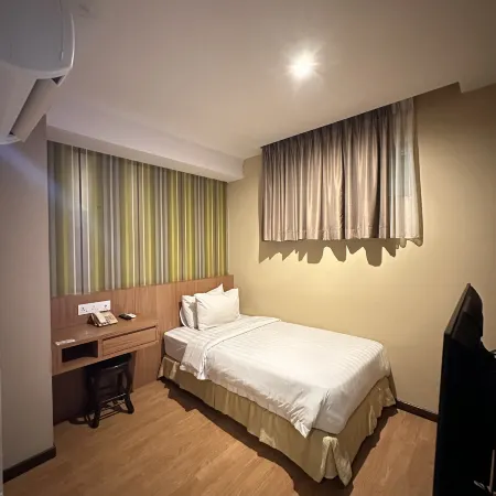 Likas Square Serviced Apartment Отели рядом с достопримечательностью «Сталион Ликас»