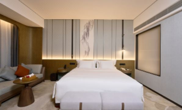 Phoenix International Hotel