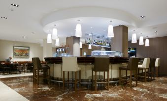 3. Hotel Pe..