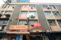RedDoorz Plus @ Chinatown Binondo Hotels in Manila