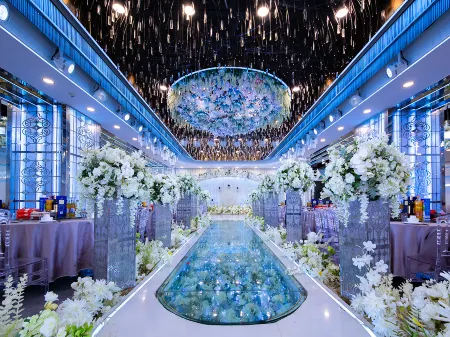 Guanghe International Hotel Отели рядом с достопримечательностью «Bianhe Street»