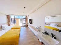 Yuanyang Banshan Homestay (Duoyishu Terraced Fields Scenic Area Store)