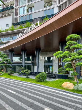 Onsen Landmark Luxury Apartments Отели в г. Xuan Quan