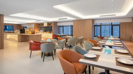 Holiday Inn Express Chenzhou Suxian by IHG Отели рядом с достопримечательностью «Wuling Square»