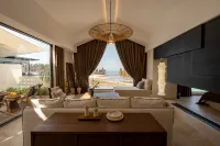 DIANCHI LAKEFRONT RIGHT BANK RESORT HOTEL - Beach