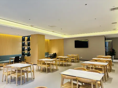 Lavande Hotel (Yichang East Railway Station) Отели рядом с Аэропорт Ичан