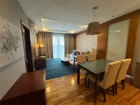 The Avenue Plaza Hotel