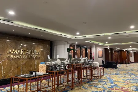 eL ROYALE by Farizi Rooms