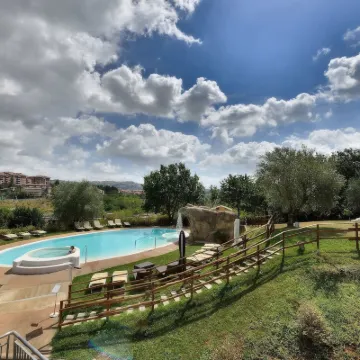 โรงแรม La Meridiana Bleisure โรงแรมใกล้Cassero di Porta Sant'Angelo