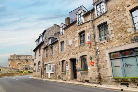 Hôtel du Château Dinan - Originals Boutique Отели в г. Леон