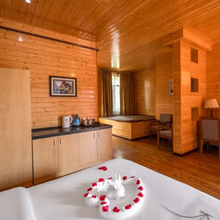 Shiquan Village Wooden House Hotel