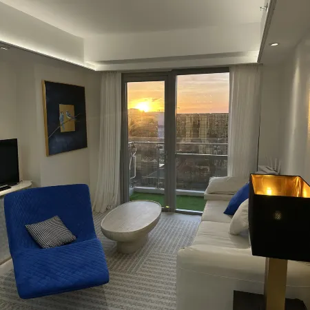 Luxury Penthouse hotel near City of Dreams Solaire Okada Airport MOA9