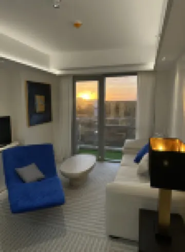 Luxury Penthouse hotel near City of Dreams Solaire Okada Airport MOA9