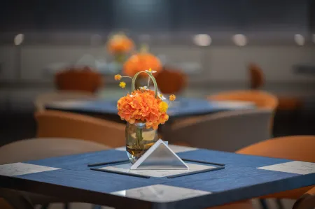 Novotel Dalian ZhongShan Отели рядом с достопримечательностью «Dalian Forest Zoo»