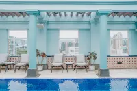Eaton HK (Langham Hospitality Group) - Rooftop Pools