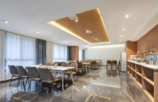 Elong R.YUN Hotel (Huayin Huashan Scenic Area Visitor Center Huashan North Station)