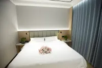 GreenTree Inn Inner Mongolia Chifeng Linxi Ronglin Homeland Express Hotel Các khách sạn ở Lâm Tây