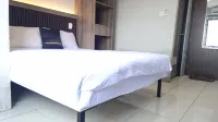 Hotel O cikarang at apartment Riverdale Hotel dekat Toko Mekar Plastik dan bahan kue