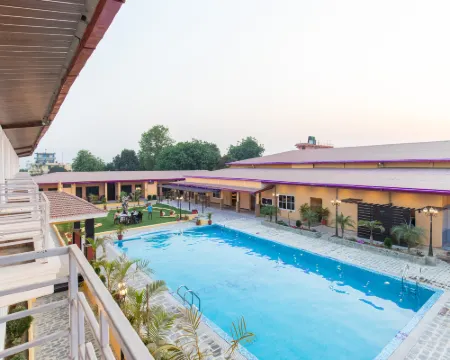 Hotel Classic Plaza Hotels in Bara