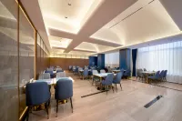 MIKI HOTEL - فطور