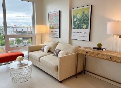 Vancouver Olympic Village 1BR Suite w/ Private Kitchen, Laundry & Parking