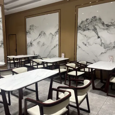 Hantang Siji Hotel (Wuyi Square - Changsha Railway Station Subway Station Store)