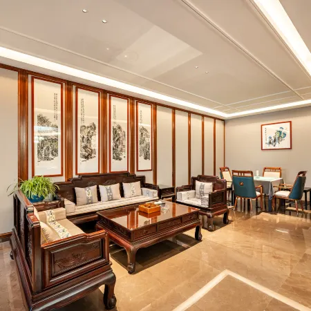 Wuwei Binhu Hotel
