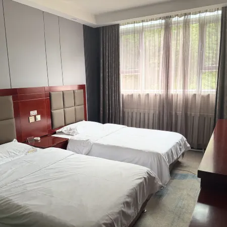 Wusu Ruihua Business Hotel