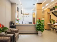 Fengxing Hotel (Kunming Railway Station Shuangqiao Night Market) Hotels near Fude Station