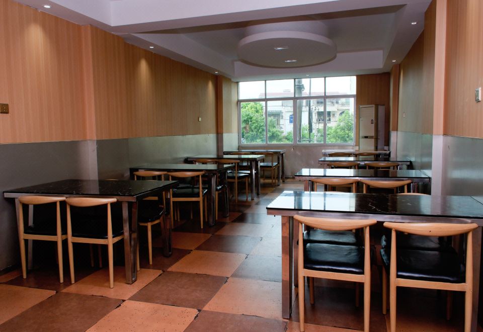 GreenTree Alliance Hotel  Over view