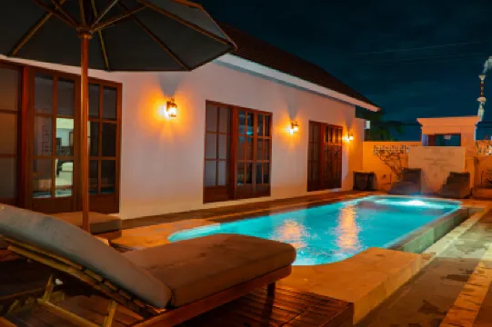 卡迪公寓 Villa Iskandar附近的飯店