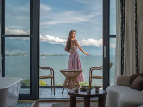 Floral Hotel·Dali Yunyu Sea Garden Scenic Hotel (Dali Station Erhai Park)