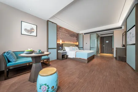 Tingbo Hotel (Huaihua Zhongfang County Government Branch) Отели рядом с достопримечательностью «Вайхуа Вахха Хаммэй напитки Co. ООО.»