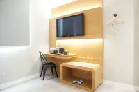 Front One Hotel Papua Lestari