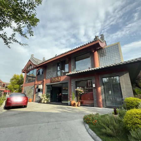 Luyue Yunqi Hotel