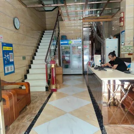 Ruichang Fenghe Business Hotel