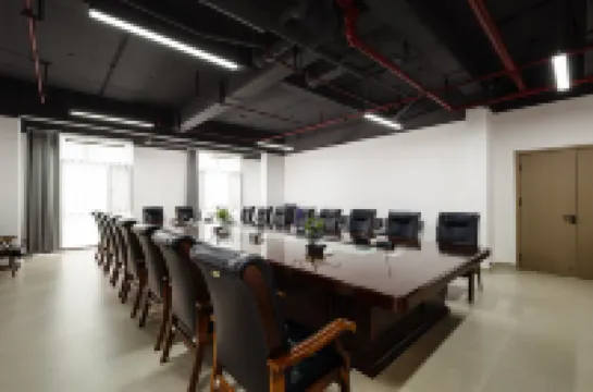 MiLe Dongfeng Artistic Inn.