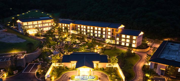 Hezhou Bamboo Hidden Hot Spring Resort Hotel a Hezhou